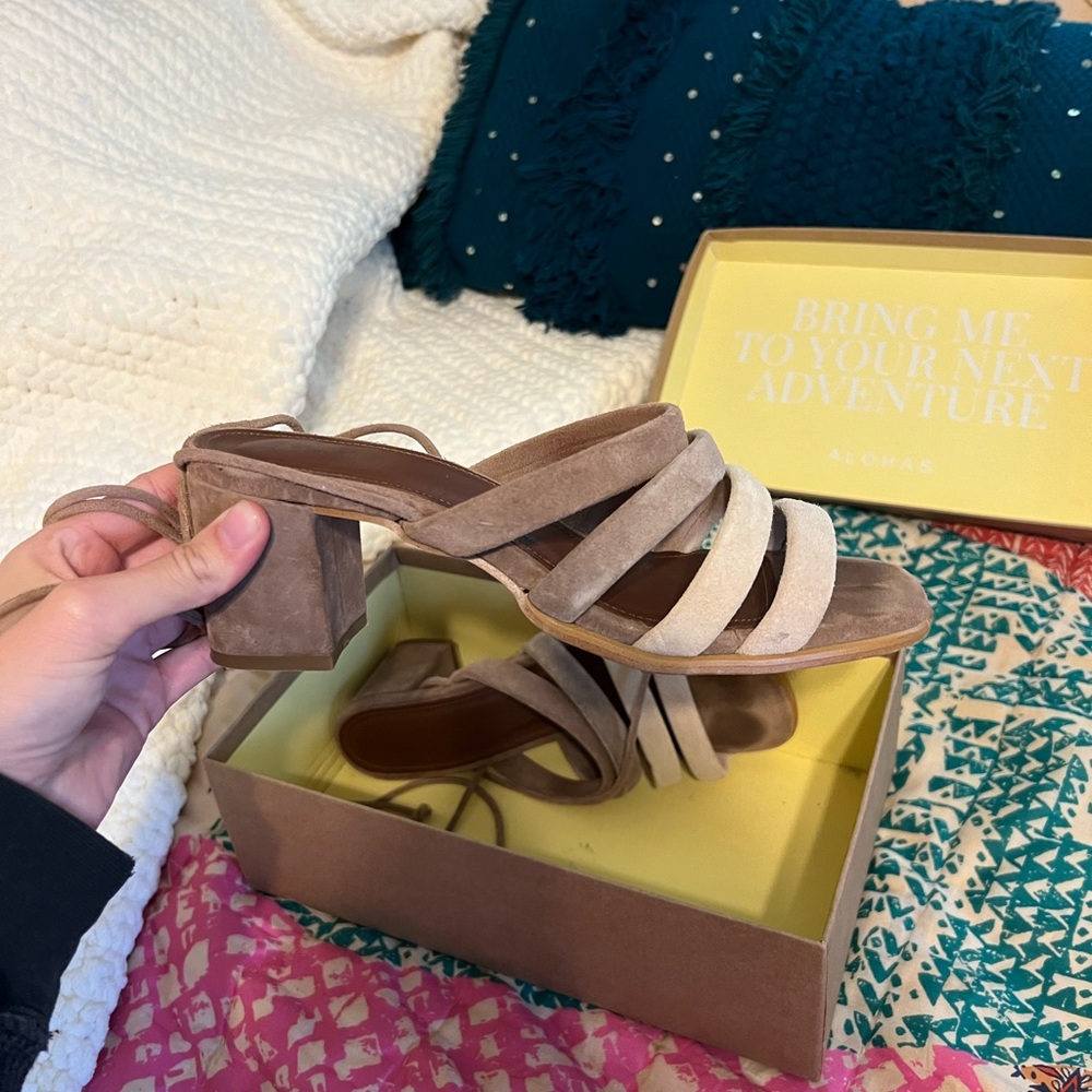 Aloha sandals size 9